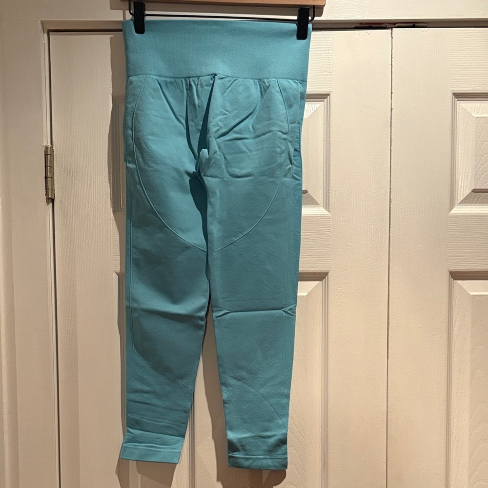 Halara‎ Blue Ribbed Leggings Size Large NWT